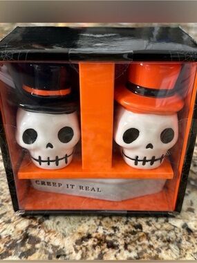 Spooky Hollow 3-Piece Salt & Pepper Shaker Set - Black & Orange